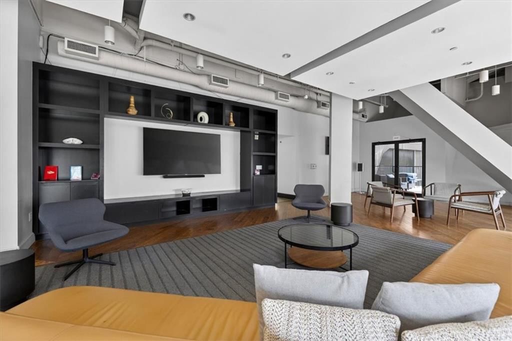 1101 Walnut Street — photo 42