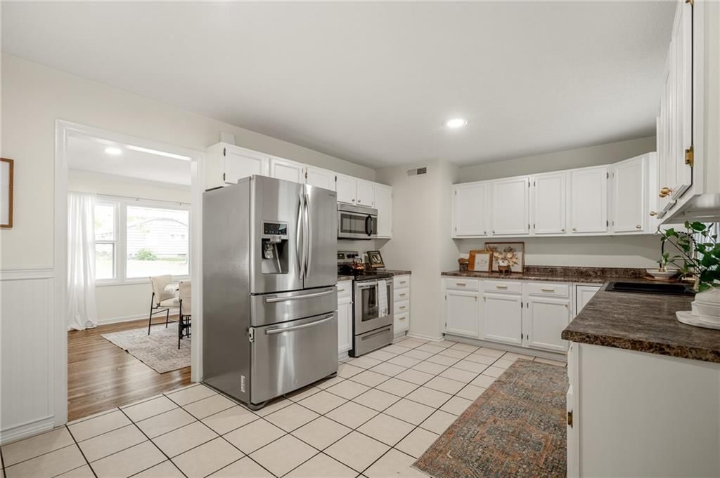 5723 W 70th Street — photo 7