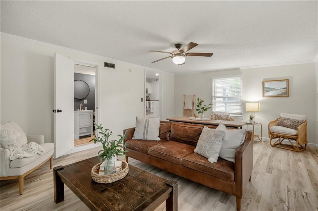 5723 W 70th Street — photo 9