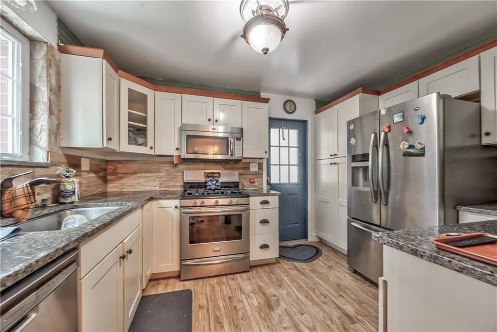 7022 Marty Street — photo 8