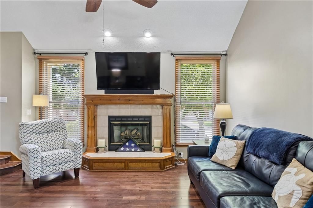 8712 N Lathrop Avenue — photo 5