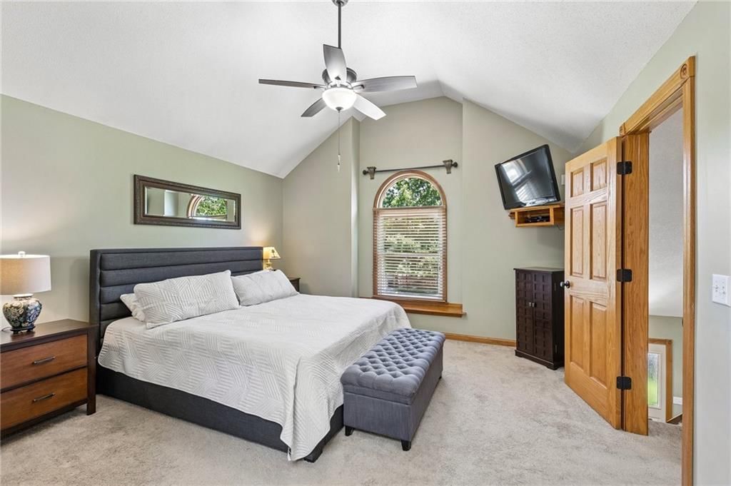 8712 N Lathrop Avenue — photo 15