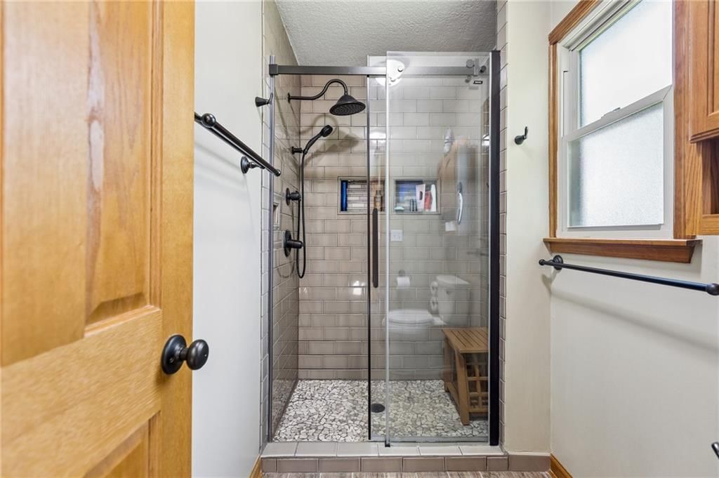 8712 N Lathrop Avenue — photo 18