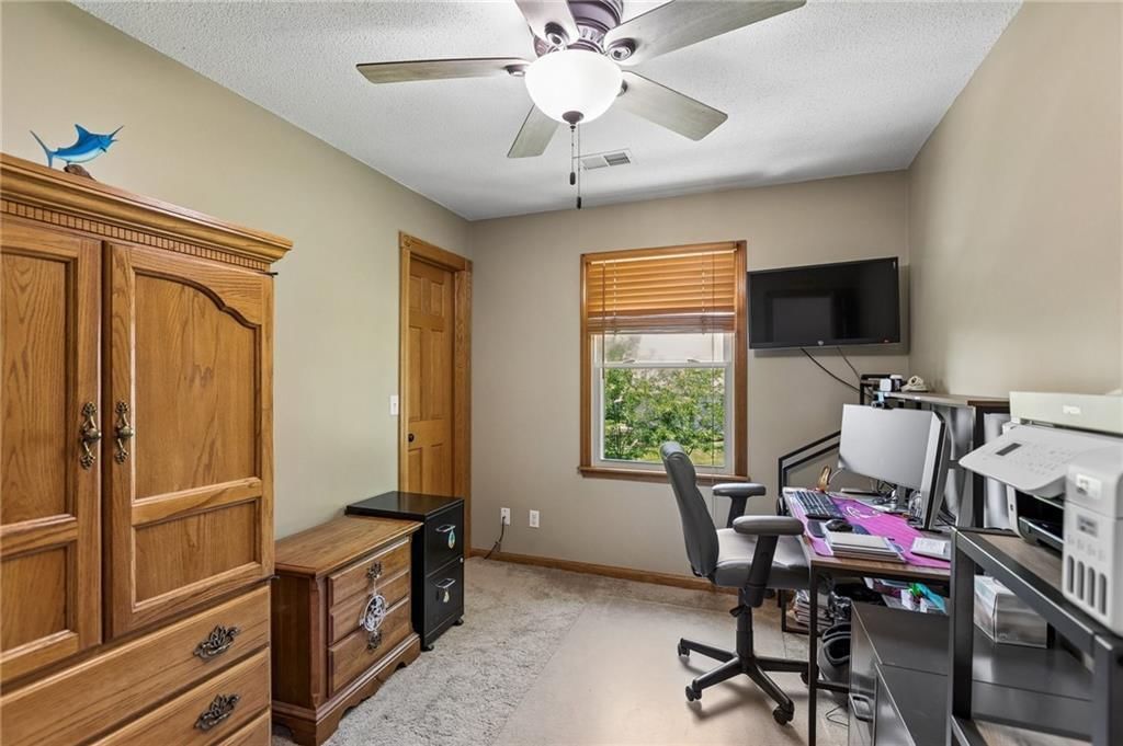 8712 N Lathrop Avenue — photo 24