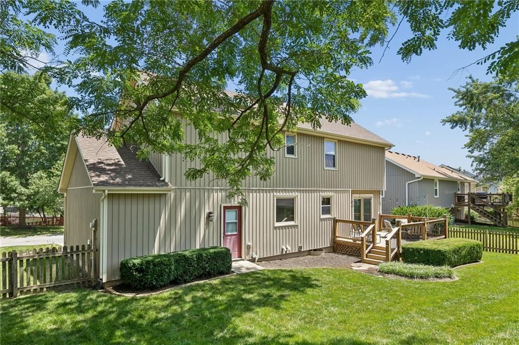 8712 N Lathrop Avenue — photo 34