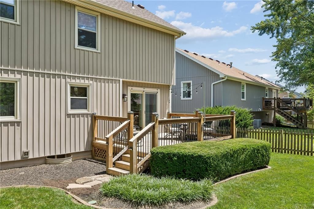 8712 N Lathrop Avenue — photo 35