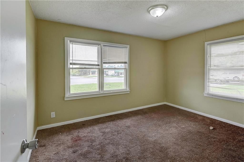11512 BLUE RIDGE Boulevard — photo 10