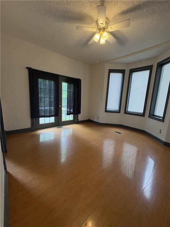 3270 Bell Street — photo 24