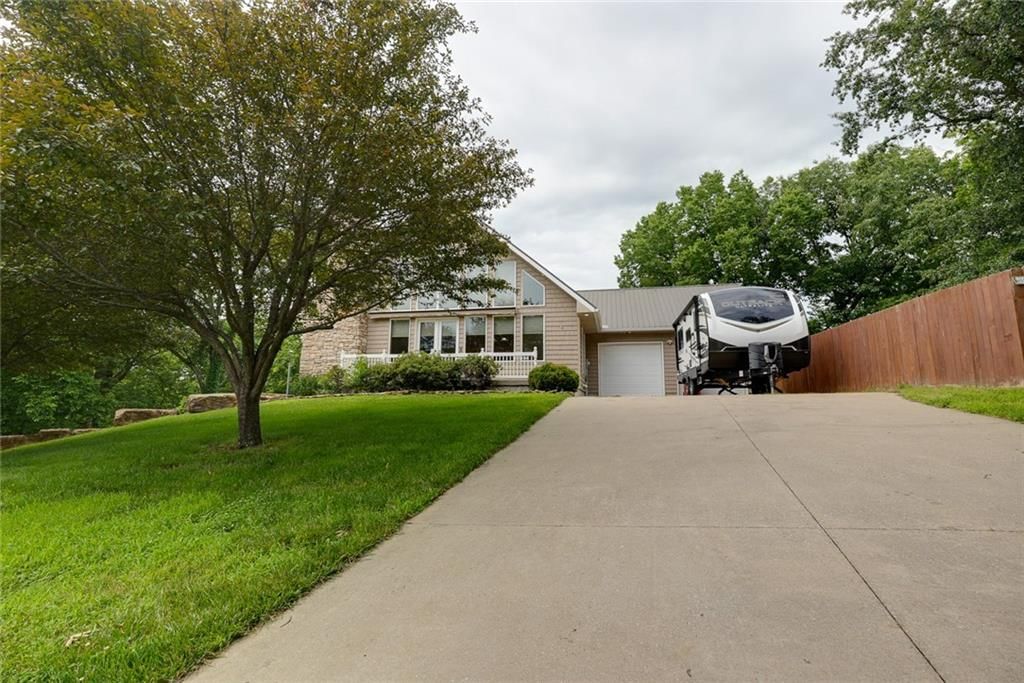 22700 E Blue Mills Road — photo 1