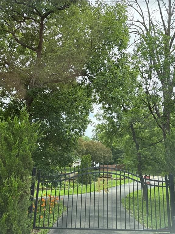 22700 E Blue Mills Road — photo 8