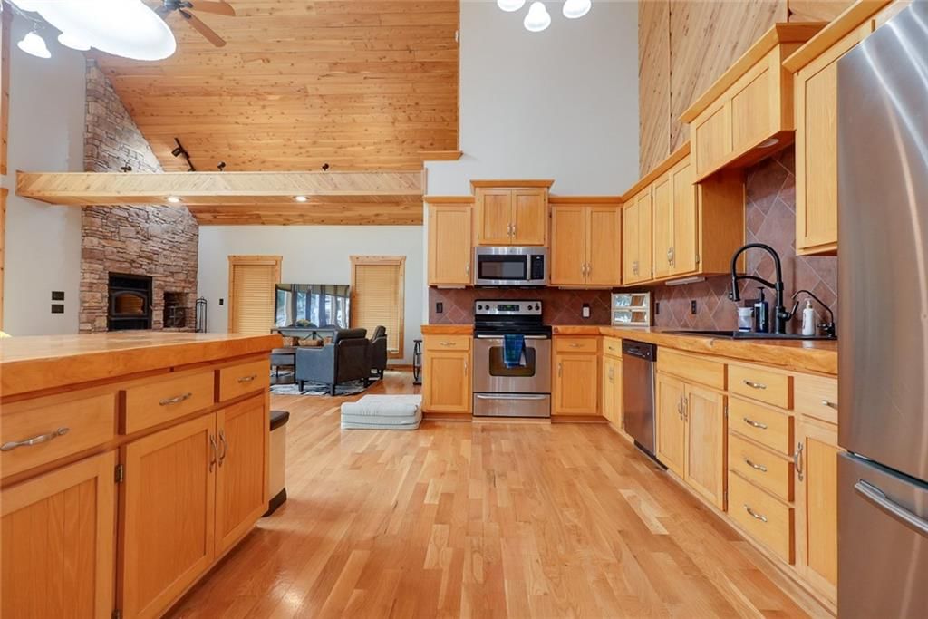 22700 E Blue Mills Road — photo 19