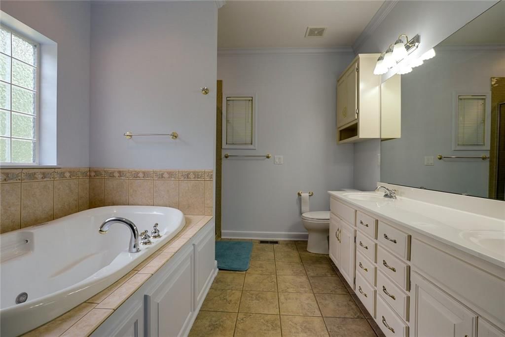 22700 E Blue Mills Road — photo 34