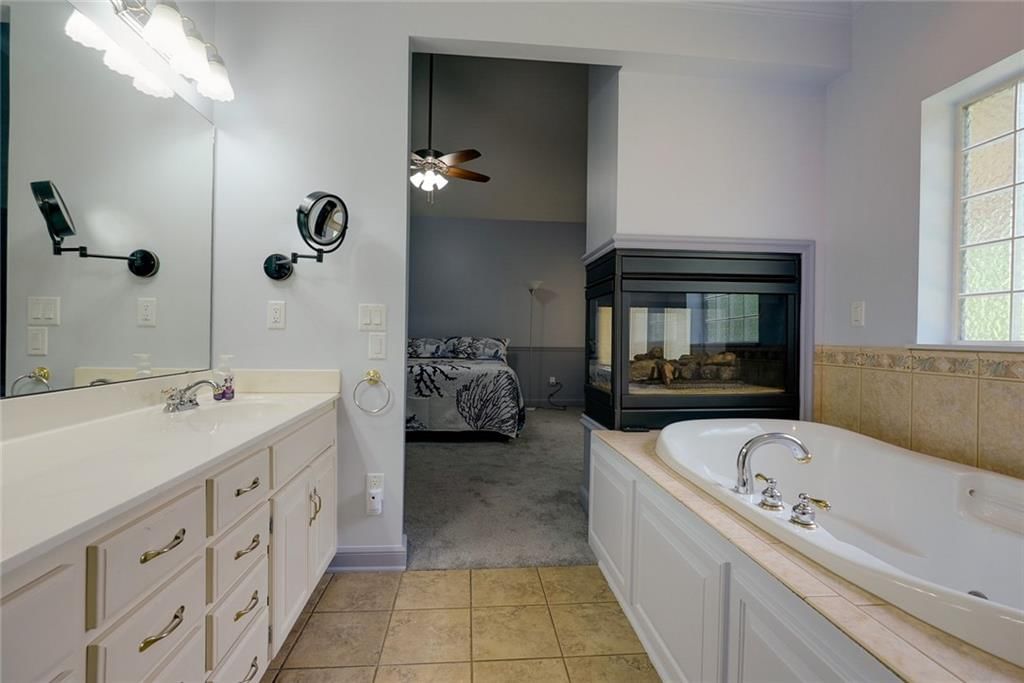 22700 E Blue Mills Road — photo 35