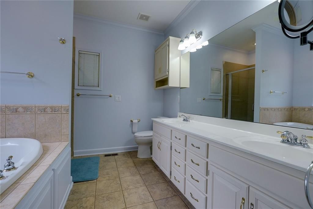 22700 E Blue Mills Road — photo 38