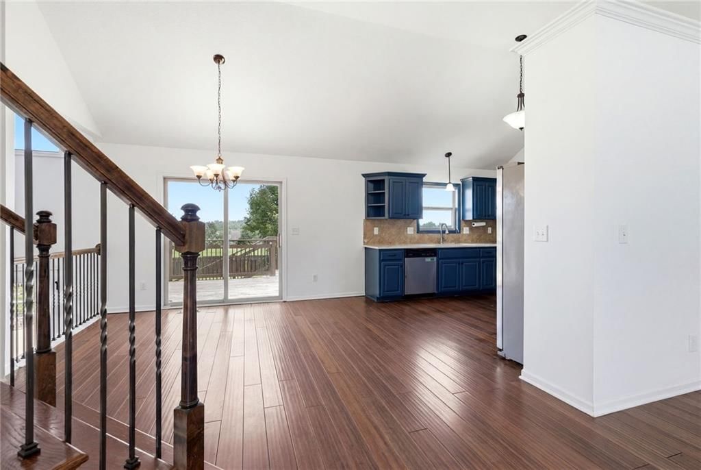 13787 Valleyview Way — photo 5
