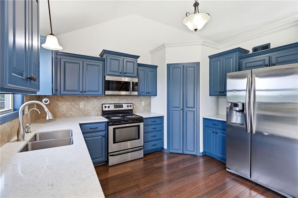13787 Valleyview Way — photo 9