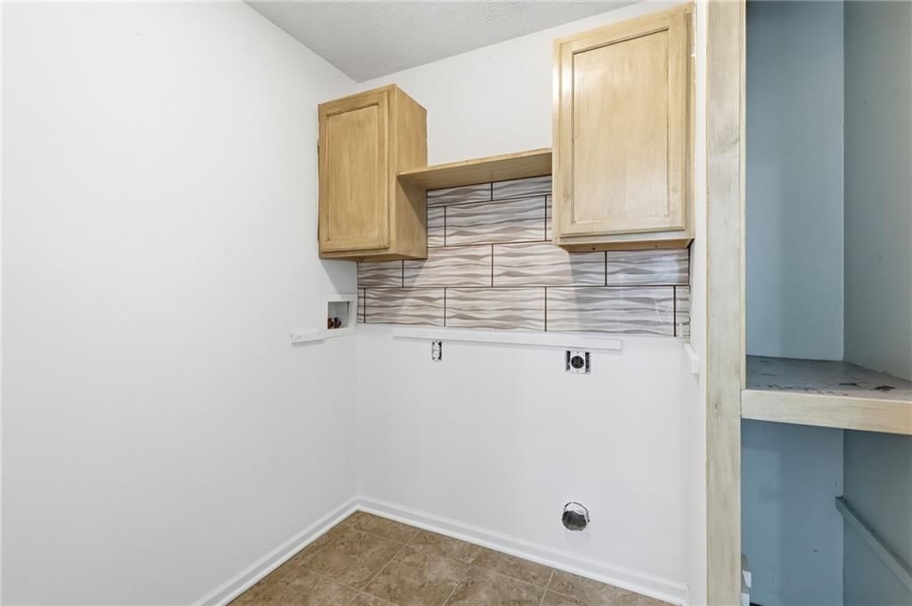 13787 Valleyview Way — photo 18