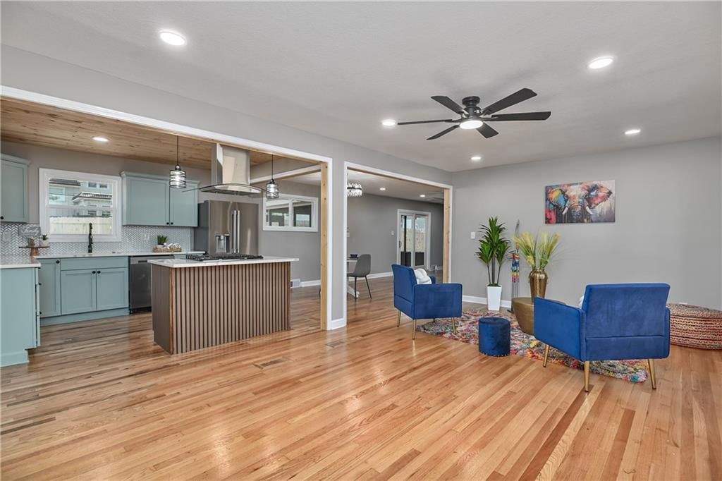 1100 W 89 Street — photo 4
