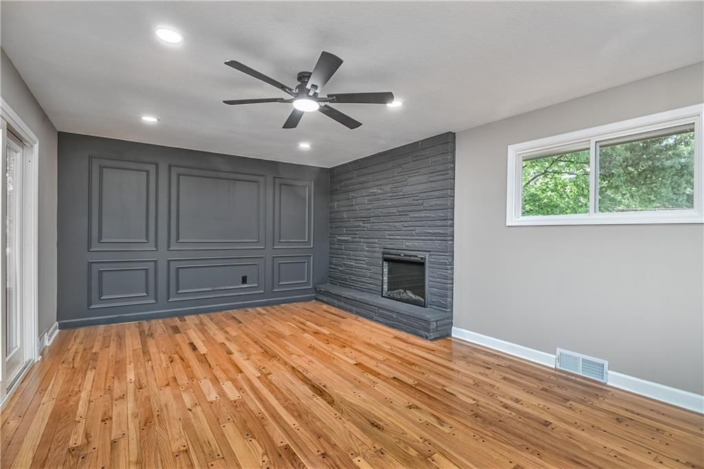 1100 W 89 Street — photo 15