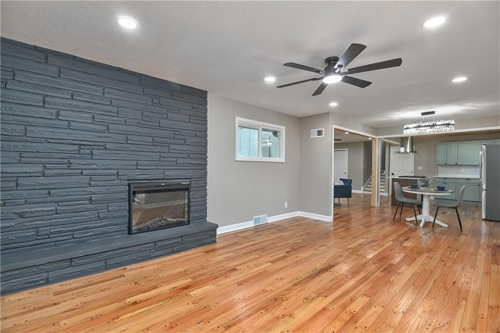1100 W 89 Street — photo 16