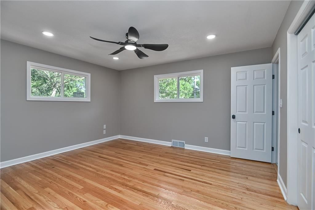 1100 W 89 Street — photo 18