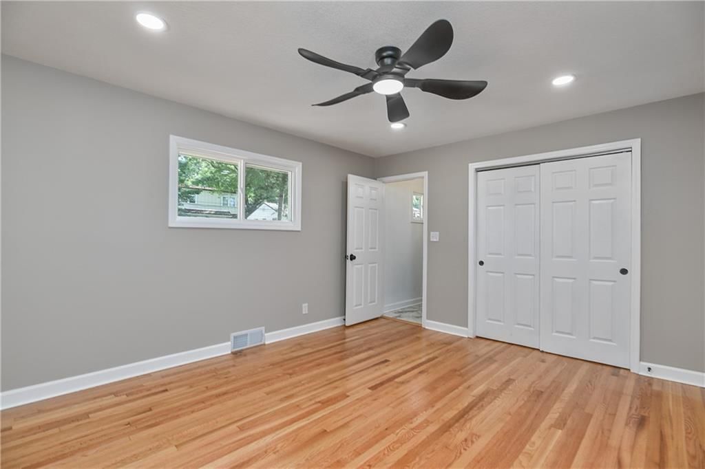 1100 W 89 Street — photo 19