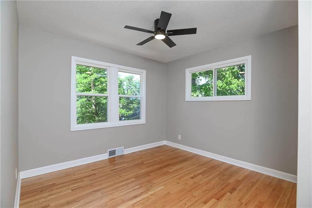 1100 W 89 Street — photo 24