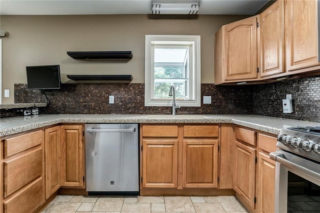 8511 W 92nd Terrace — photo 5