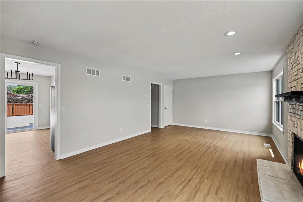 14000 Dunham Street — photo 8