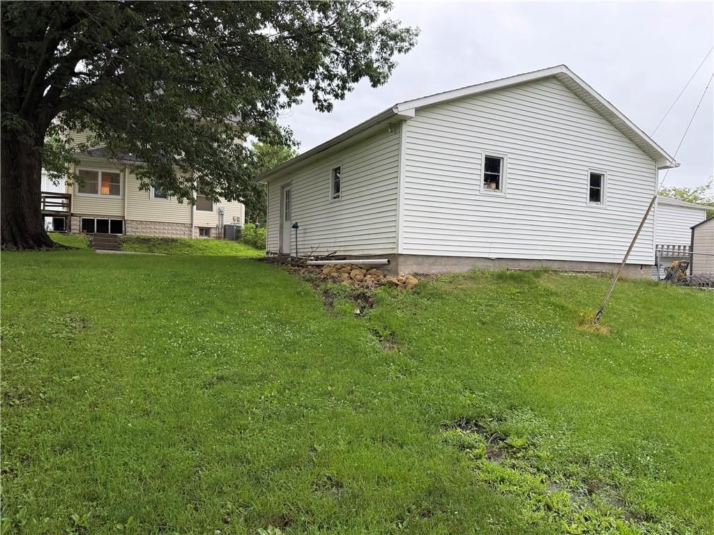 310 S Walnut Street — photo 11