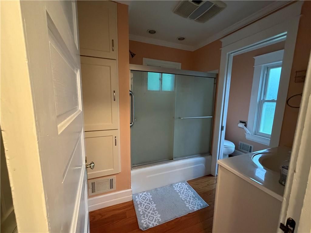 310 S Walnut Street — photo 37