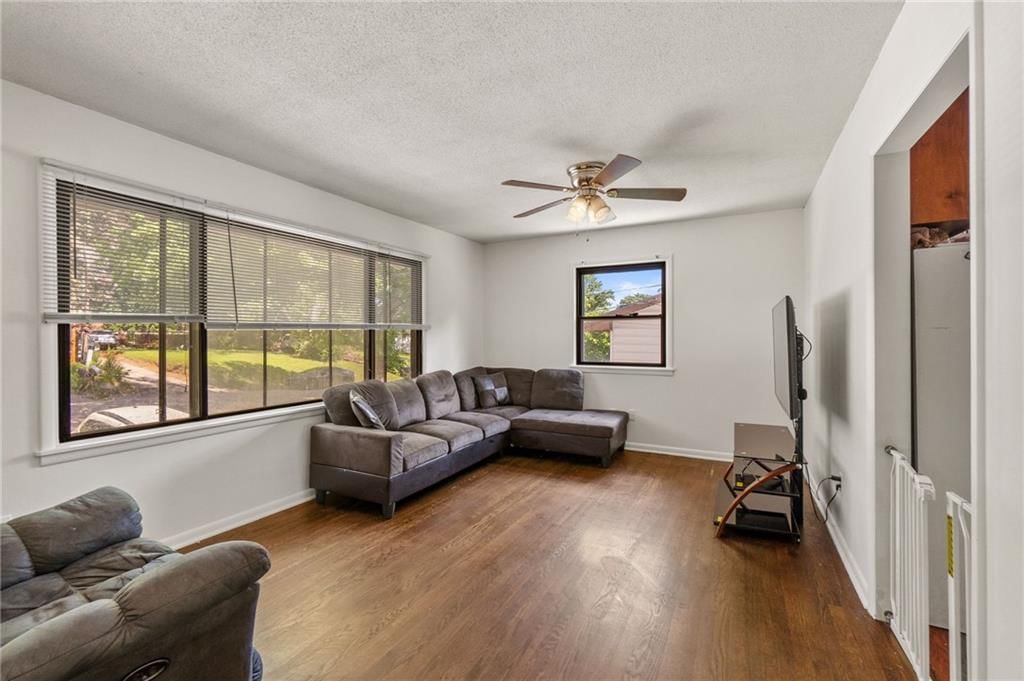 406 S Vassar Avenue — photo 4