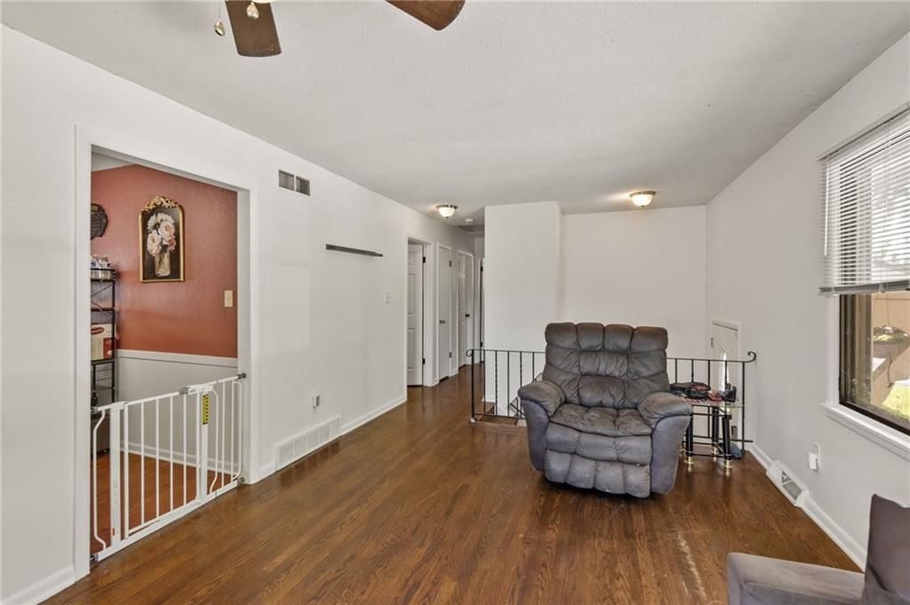 406 S Vassar Avenue — photo 6