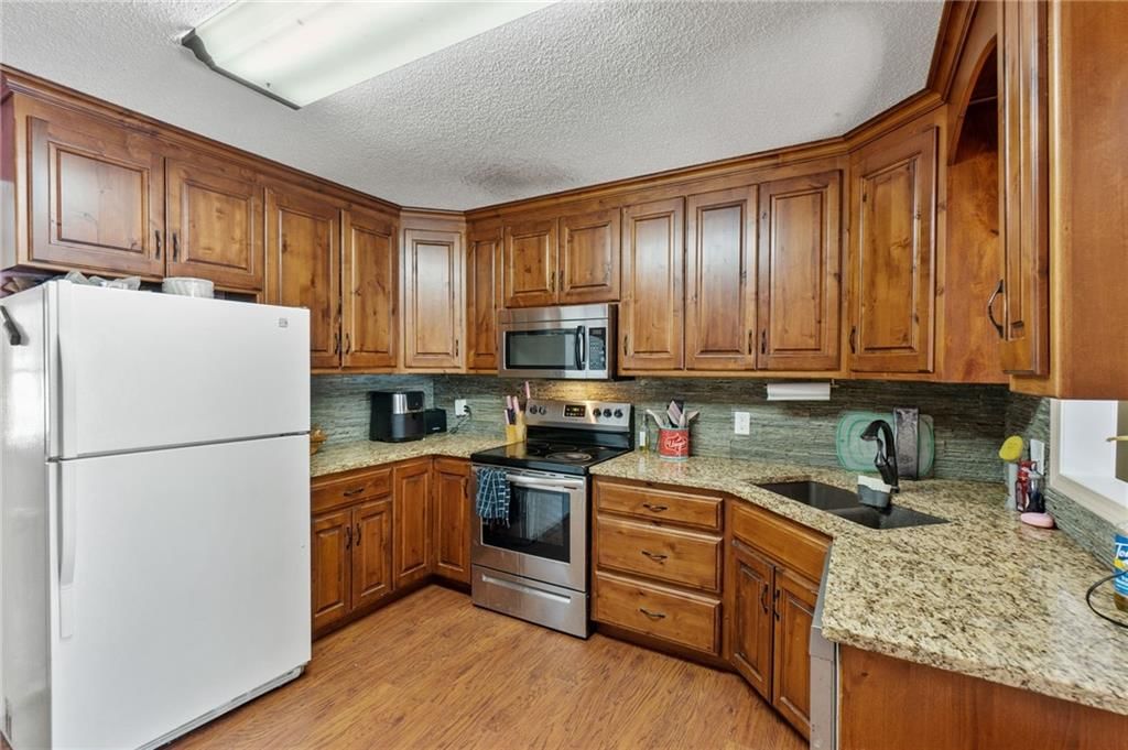 406 S Vassar Avenue — photo 8