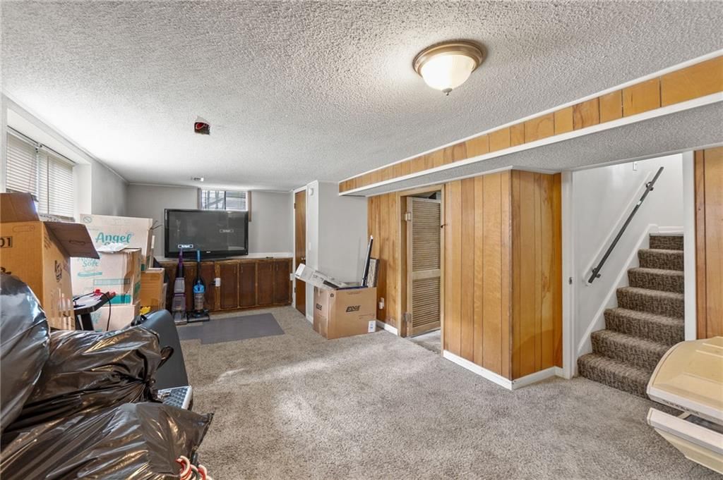 406 S Vassar Avenue — photo 17