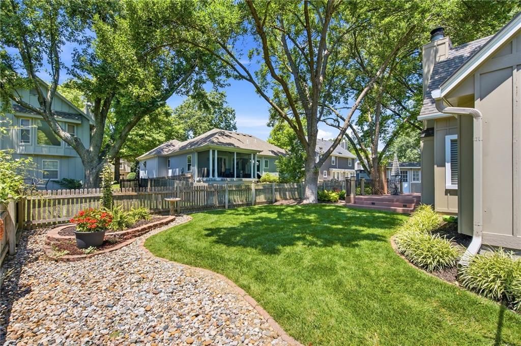 8520 Darnell Street — photo 30