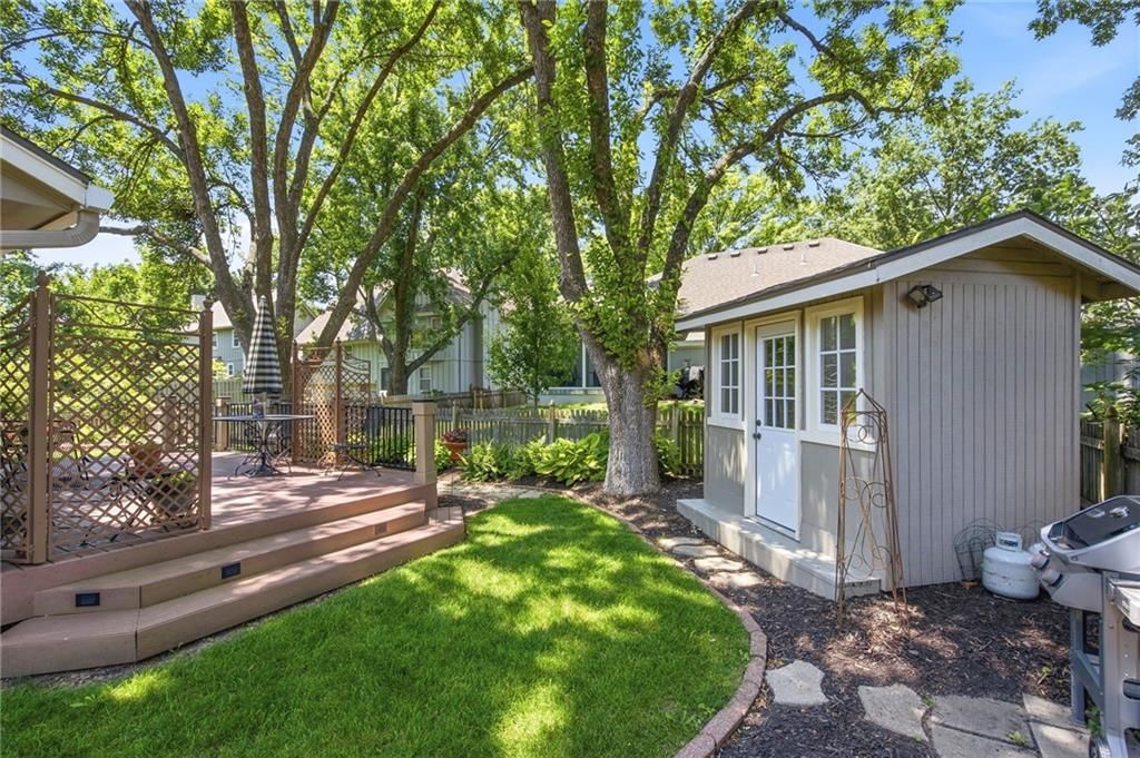 8520 Darnell Street — photo 35