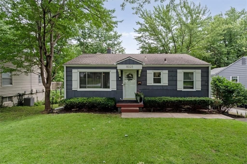 8325 Locust Street, Kansas City, MO