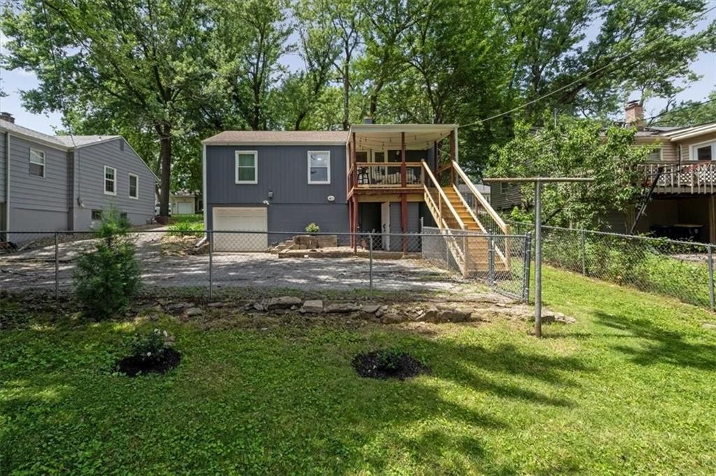 8325 Locust Street — photo 10