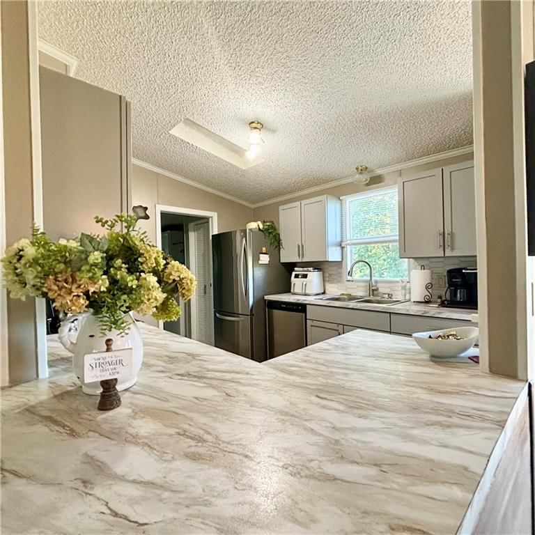 1106 Lakeshore Drive — photo 3