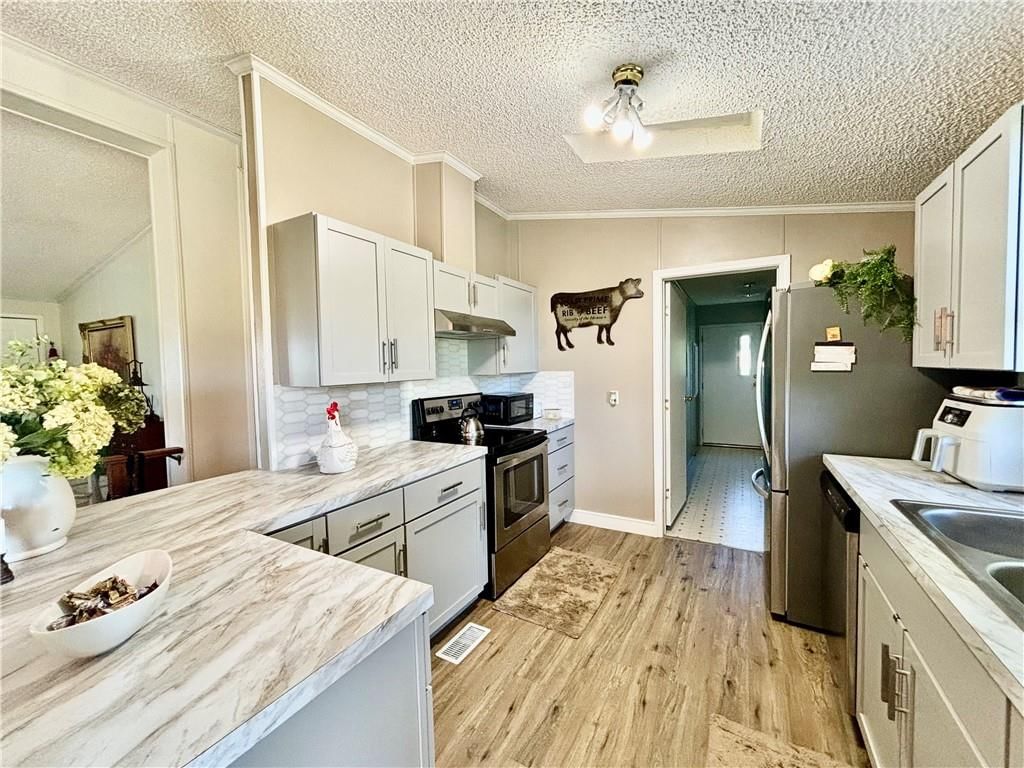 1106 Lakeshore Drive — photo 12