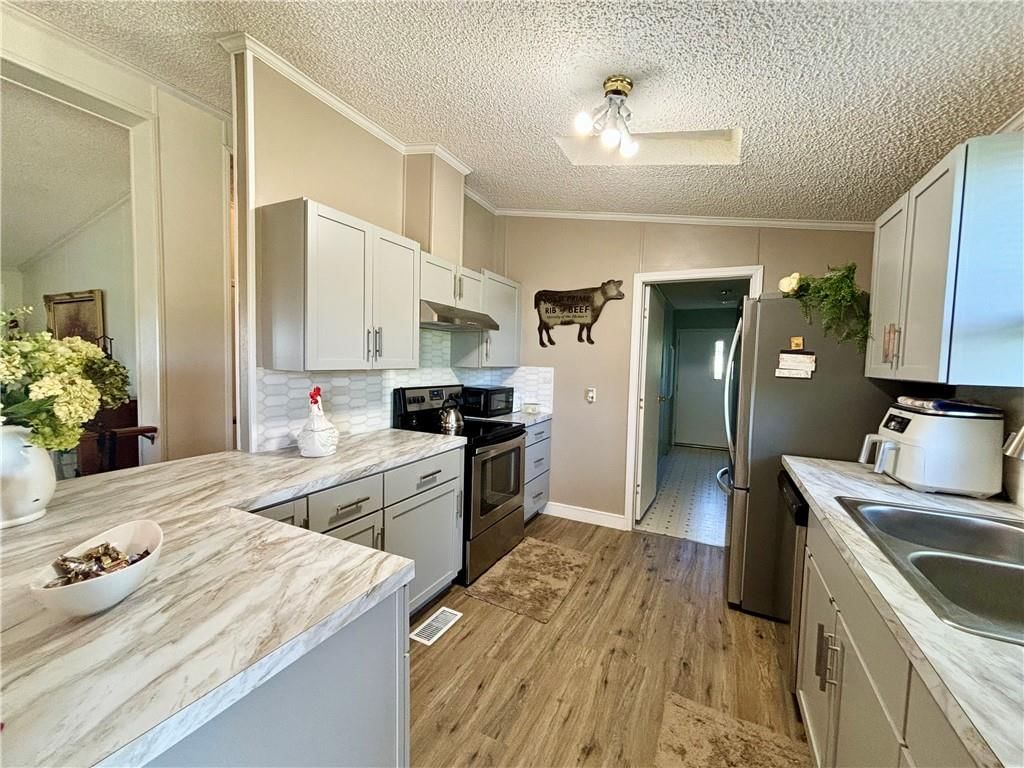 1106 Lakeshore Drive — photo 13