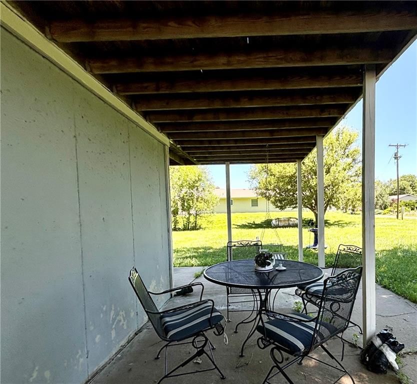 1106 Lakeshore Drive — photo 21