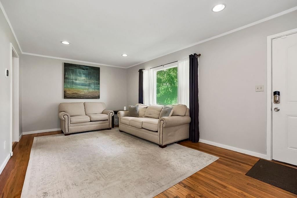 7122 Maple Street — photo 4