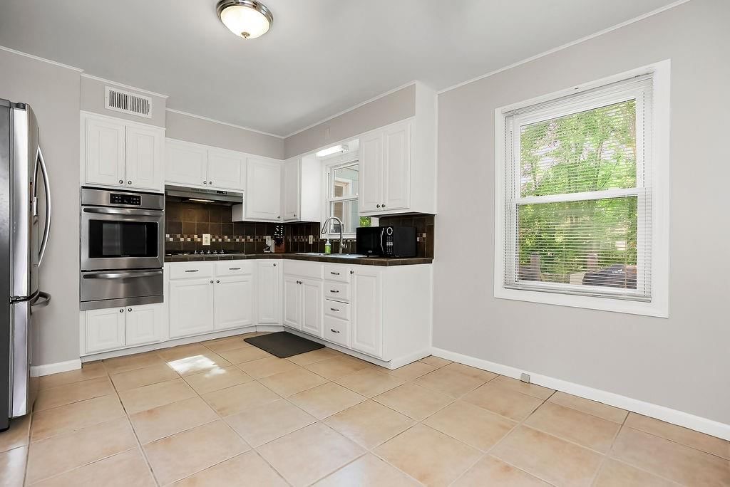 7122 Maple Street — photo 8