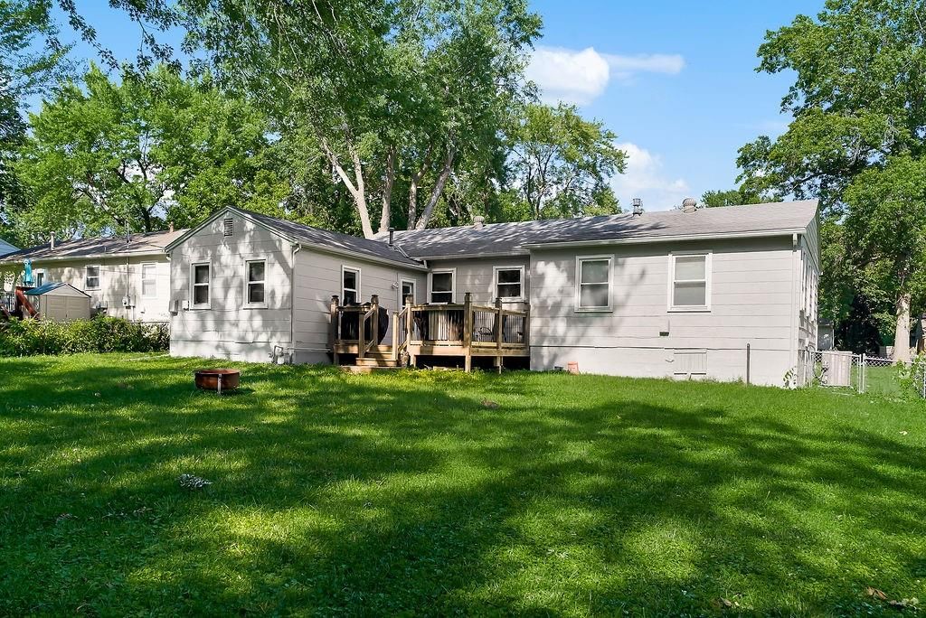 7122 Maple Street — photo 24