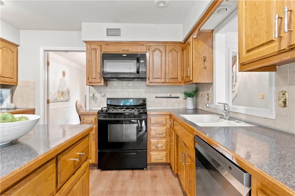 7905 Mullen Road — photo 12