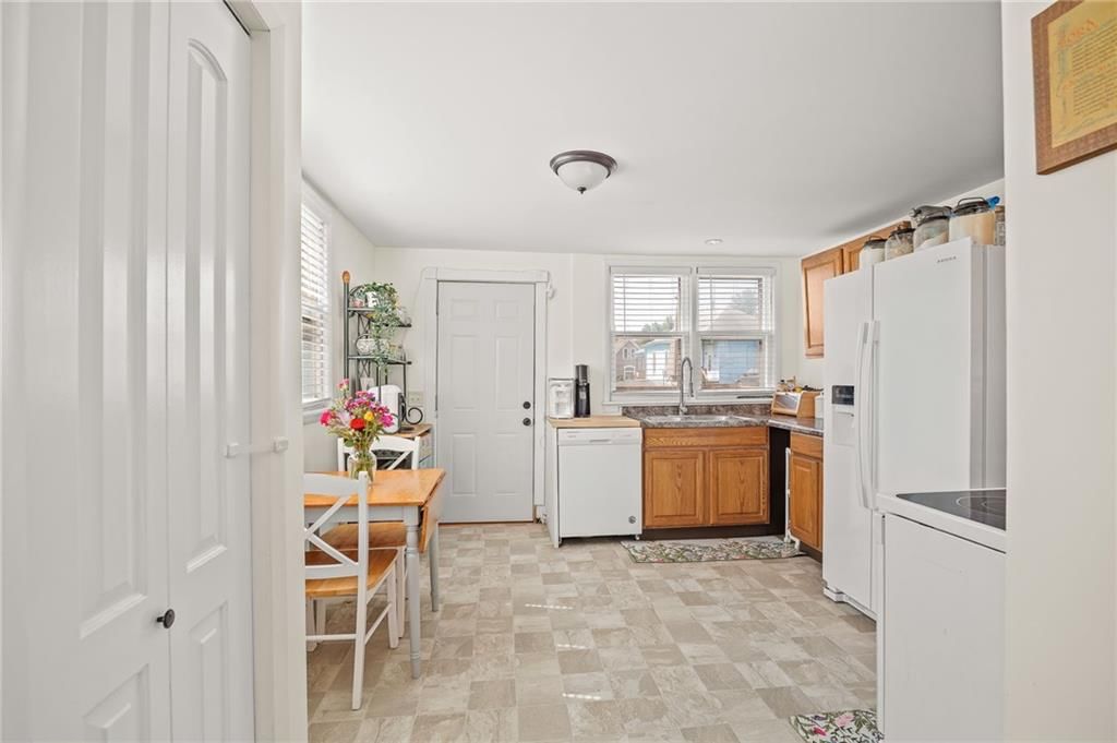 2024 Jules Street — photo 9