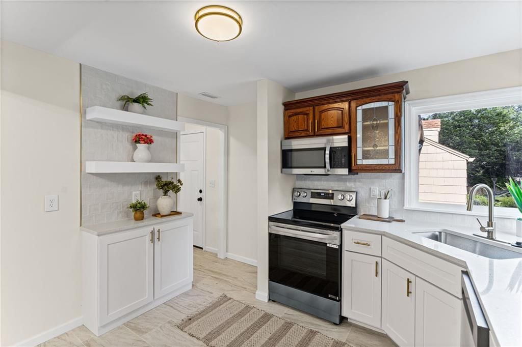 5107 W 51ST Street — photo 8