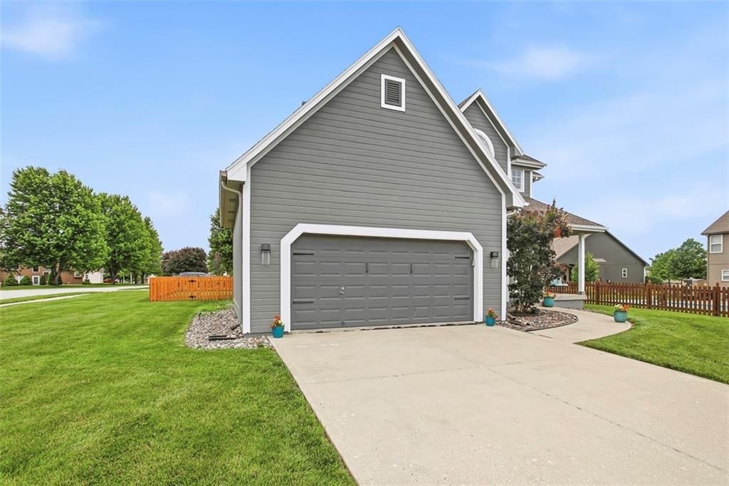 801 SW 35th Street — photo 3